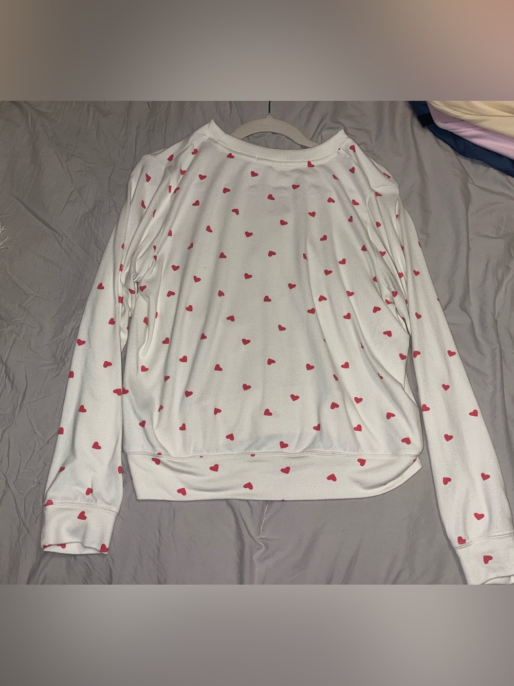 Women's White Heart-Print Long Sleeve Pullover